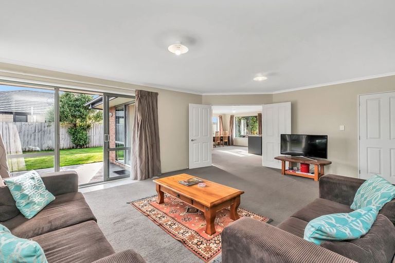 Photo of property in 16 Stanwood Grove, Darfield, 7510