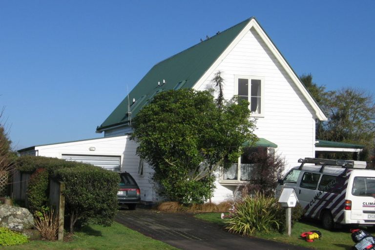 Photo of property in 12 Caesar Roose Drive, Glenview, Hamilton, 3206