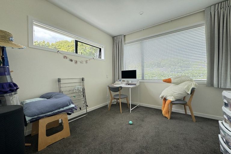 Photo of property in 1 Glen Evans Crescent, Fairfield, Lower Hutt, 5011