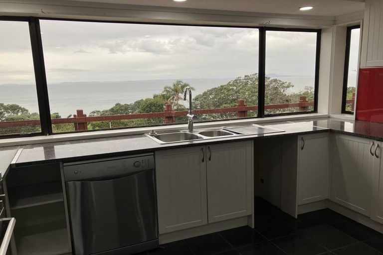 Photo of property in 886 Whangaparaoa Road, Manly, Whangaparaoa, 0930