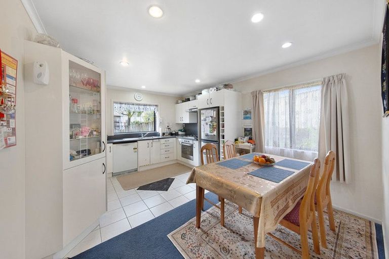 Photo of property in 12 Paloma Court, Hillpark, Auckland, 2102