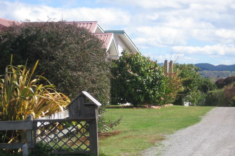 Photo of property in 18 Golders Place, Richmond Heights, Taupo, 3330