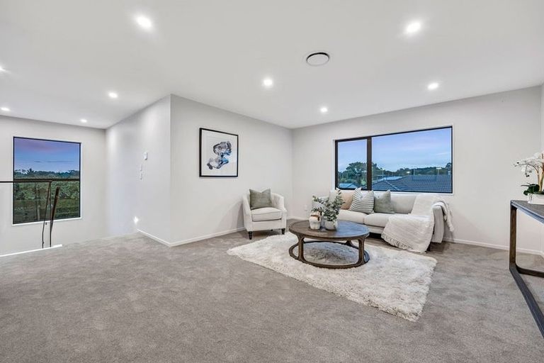 Photo of property in 11 Alexandra Street, Riverhead, 0820