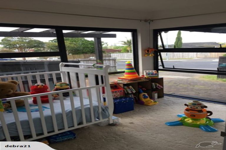 Photo of property in 1/84 Prince Regent Drive, Half Moon Bay, Auckland, 2012