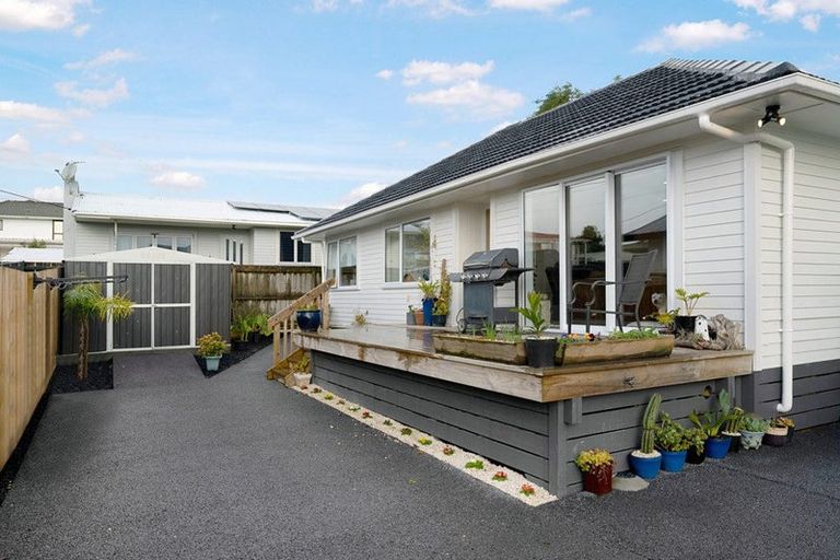 Photo of property in 14d Kirrie Avenue, Te Atatu South, Auckland, 0610