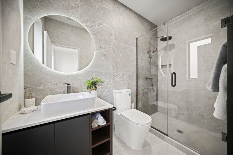 Photo of property in 6 Pukeko Road, Hobsonville, 0616