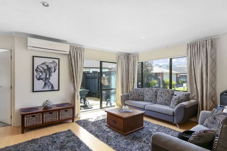 Photo of property in 10 Ettrick Lane, Papakura, 2110