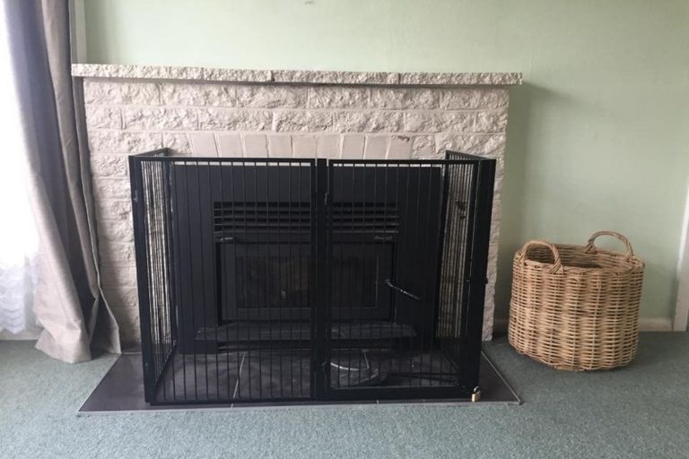 Photo of property in 8a Bledisloe Crescent, Wainuiomata, Lower Hutt, 5014