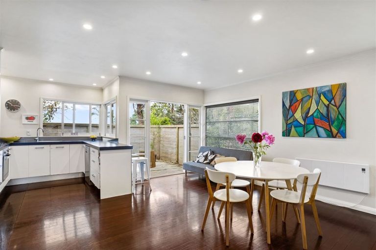 Photo of property in 279 Titirangi Road, Titirangi, Auckland, 0604