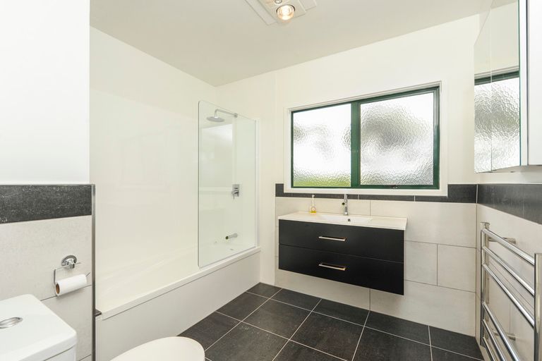 Photo of property in 53 Welsh Hills Road, Swanson, Auckland, 0614