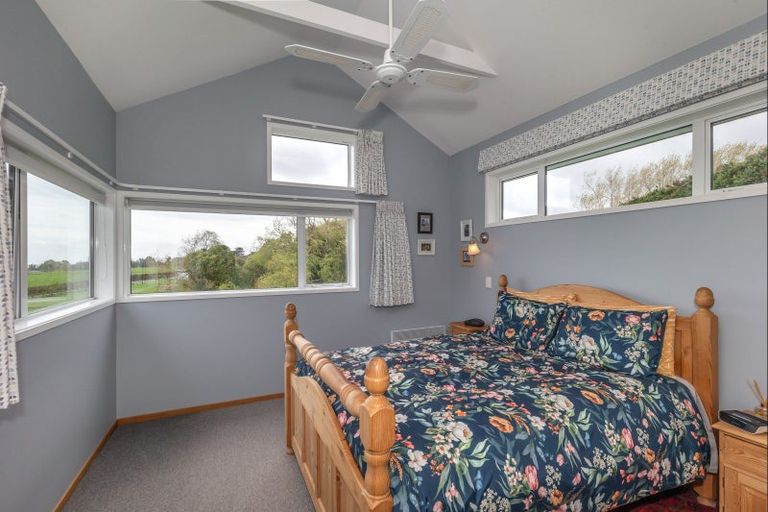 Photo of property in 233 North Manakau Road, Manakau, Levin, 5573