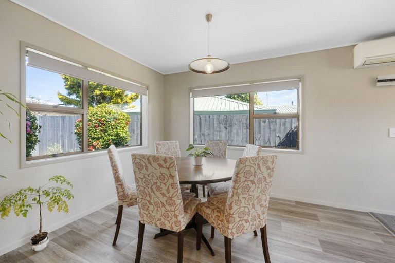 Photo of property in 2/7 Kathleen Place, Rainbow Point, Taupo, 3330