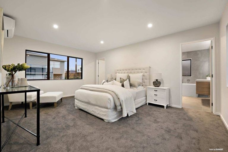 Photo of property in 13 Vazey Way, Hobsonville, Auckland, 0618