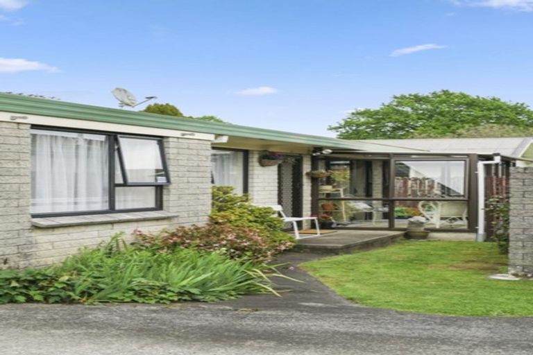 Photo of property in 2/7 King Edward Avenue, Papakura, 2110