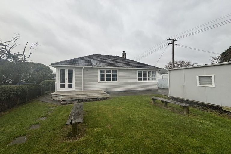 Photo of property in 124 Hewer Crescent, Naenae, Lower Hutt, 5011