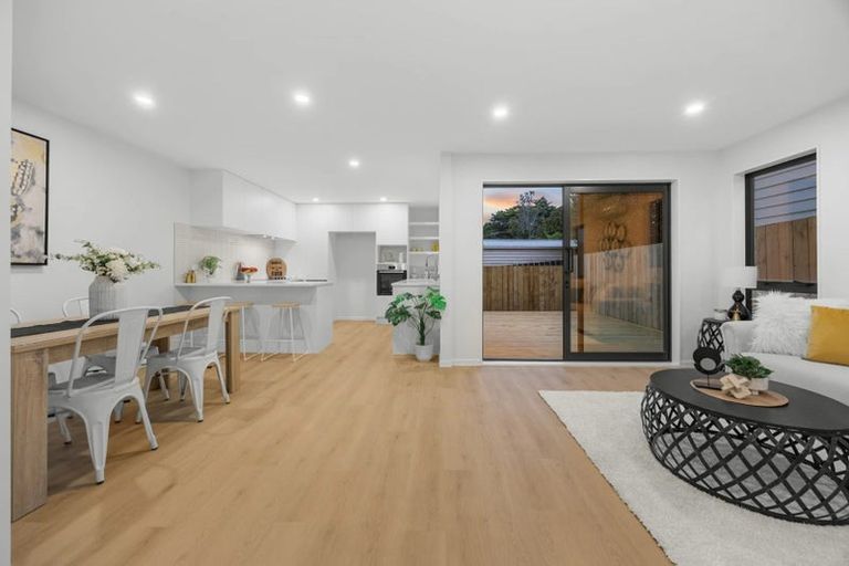 Photo of property in 1b Mamuku Drive, Massey, Auckland, 0614