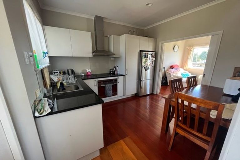 Photo of property in 220 Clyde Street, Hamilton East, Hamilton, 3216