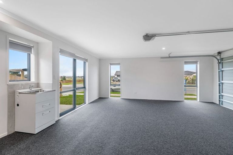 Photo of property in 45 Kaurinui Crescent, One Tree Point, 0118