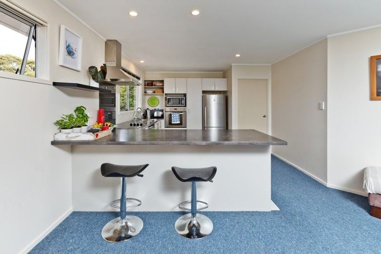 Photo of property in 7 Celina Place, Browns Bay, Auckland, 0630