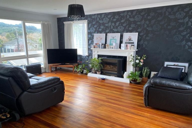 Photo of property in 9 Peel Place, Wainuiomata, Lower Hutt, 5014