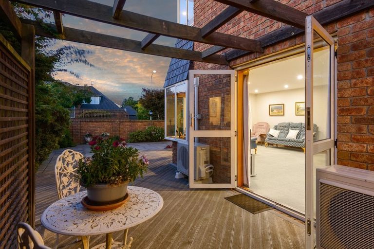 Photo of property in 1/14 Ilam Park Place, Ilam, Christchurch, 8041