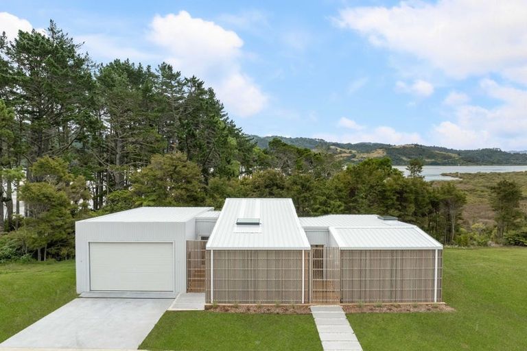 Photo of property in 6 Inspired Way, Pauanui, 3579