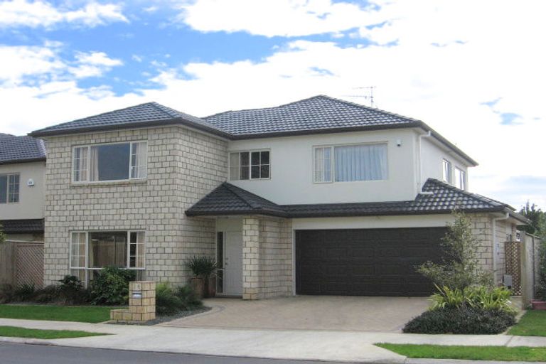 Photo of property in 14 Bridgefield Crescent, Flat Bush, Auckland, 2016