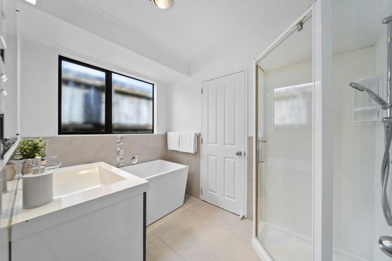 Photo of property in 5 Dapple Place, Flat Bush, Auckland, 2019