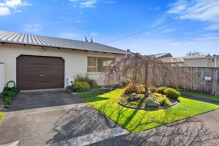 Photo of property in 4 Sunny Glen, Waikanae, 5036