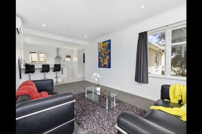 Photo of property in 11 Derby Place, Cannons Creek, Porirua, 5024