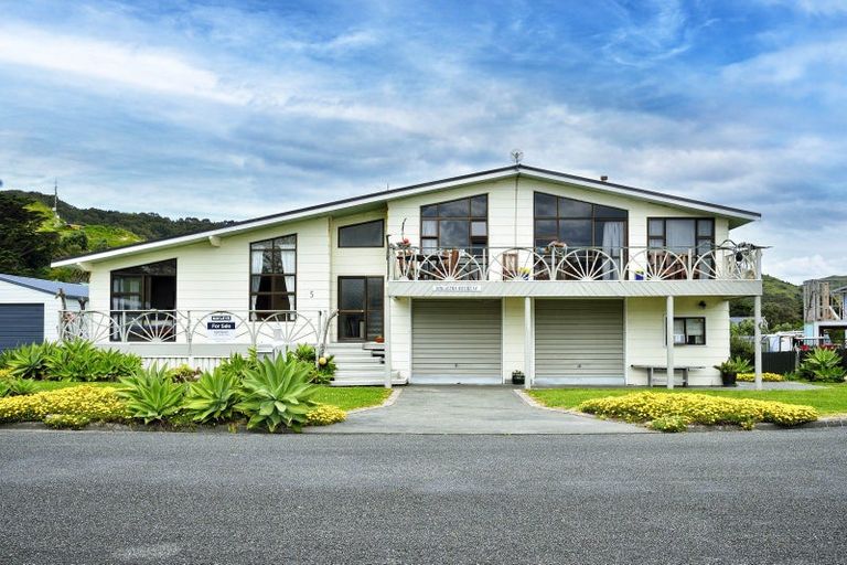 Photo of property in 5 Bill Nolan Place, Mahia, 4198