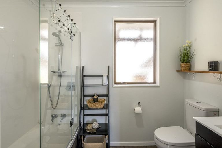 Photo of property in 3 Michael Road, Paraparaumu Beach, Paraparaumu, 5032