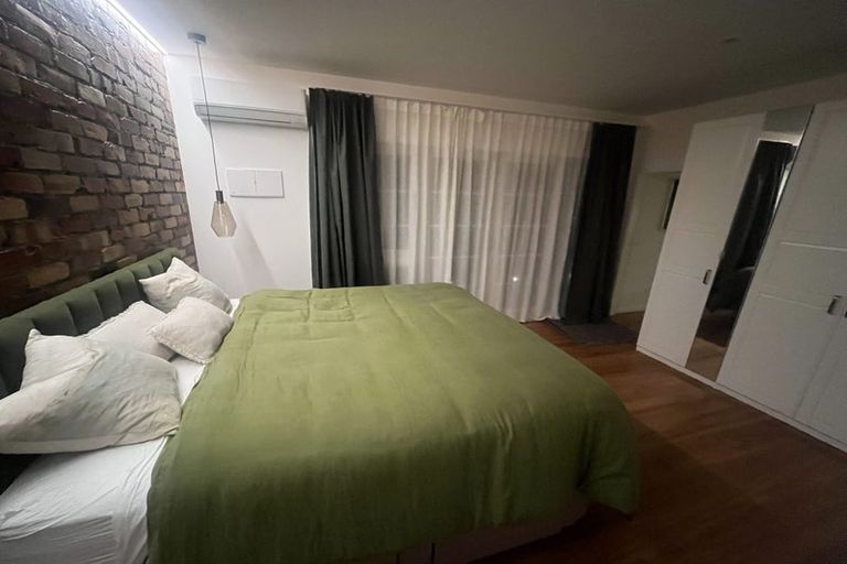 Photo of property in 37 Church Street, Northcote Point, Auckland, 0627
