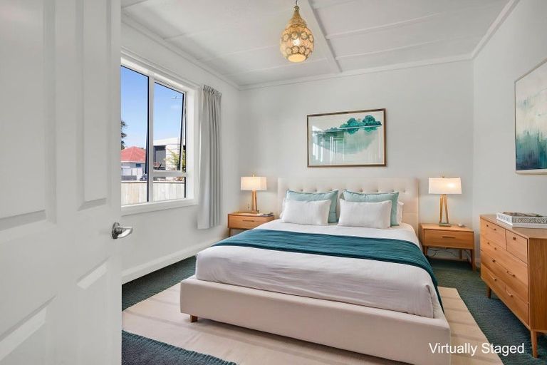 Photo of property in 30 Kahikatea Street, Inglewood, 4330