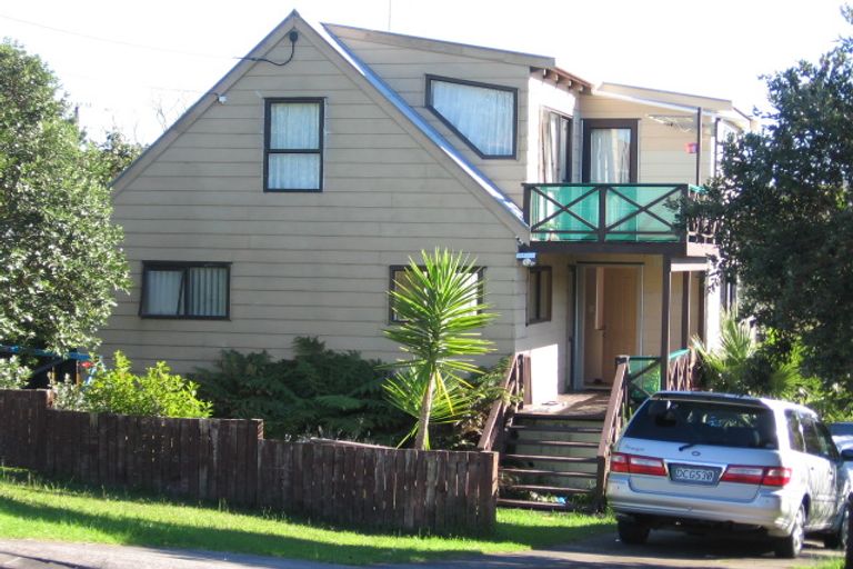 Photo of property in 24 Ocean View Road, Hatfields Beach, Orewa, 0931