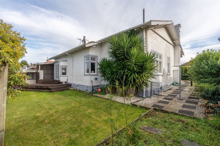 Photo of property in 13 Forest Lake Road, Forest Lake, Hamilton, 3200