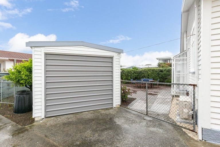 Photo of property in 36 Stone Street, Miramar, Wellington, 6022