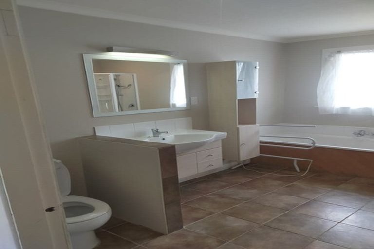 Photo of property in 10 Cole Street, Brighton, Dunedin, 9035