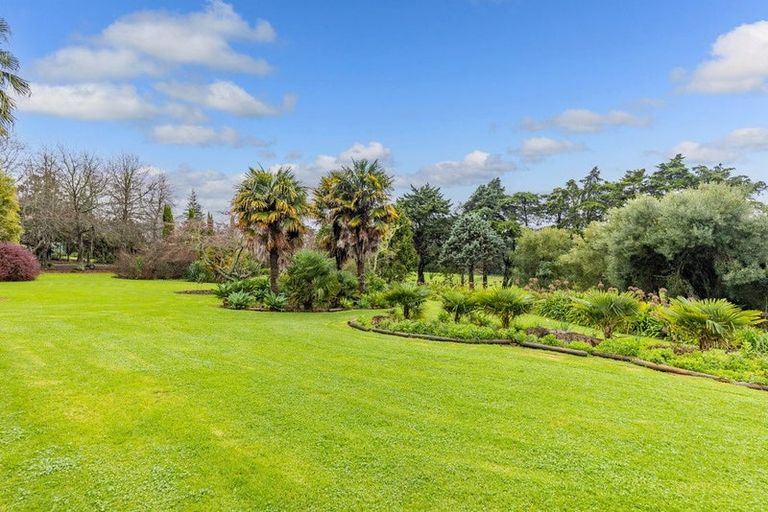 Photo of property in 1403 Coatesville-riverhead Highway, Kumeu, 0892