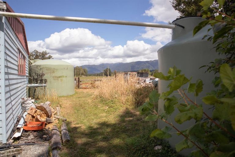 Photo of property in 1229 Atarau Road, Atarau, Blackball, 7871