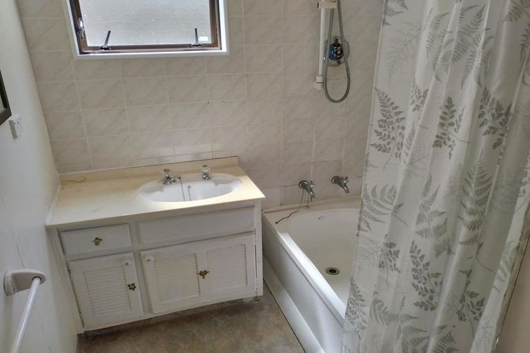 Photo of property in 12 Rydal Place, Southgate, Wellington, 6023