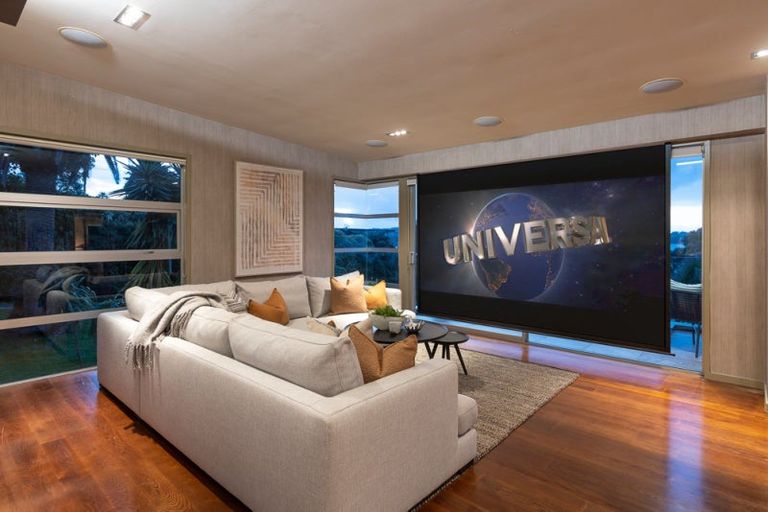 Photo of property in 42a Tindalls Bay Road, Tindalls Beach, Whangaparaoa, 0930