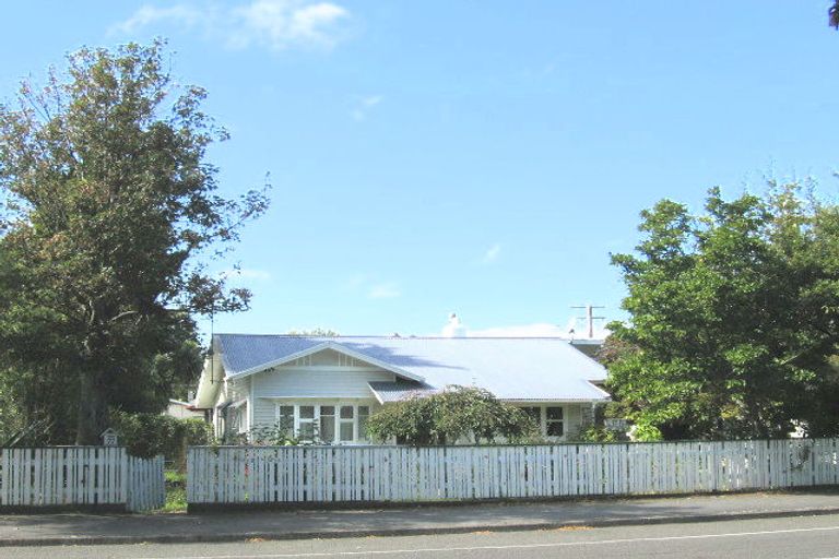 Photo of property in 77 Ward Street, Wallaceville, Upper Hutt, 5018