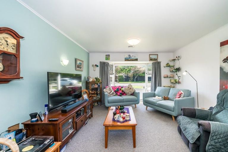 Photo of property in 2 Koromiko Road, Waikanae, 5036