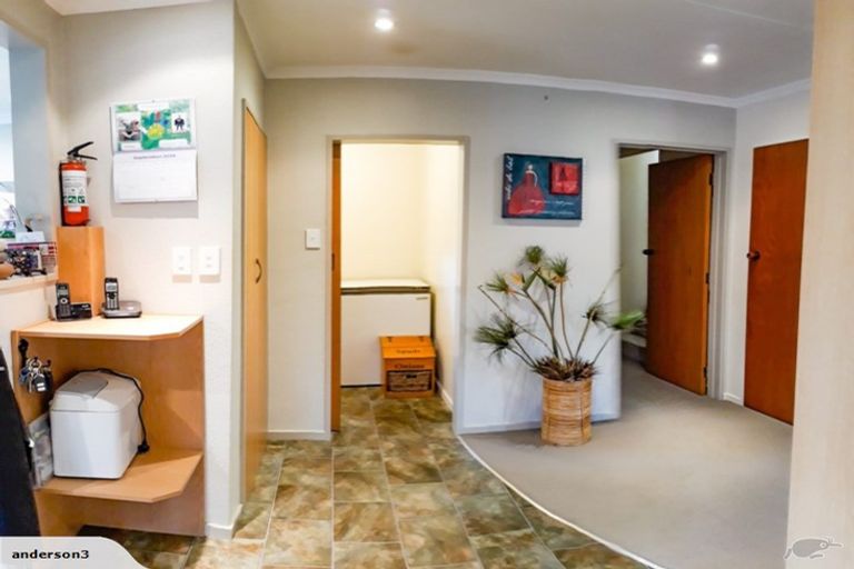 Photo of property in 19 Hillcrest Drive, Kelvin Grove, Palmerston North, 4414