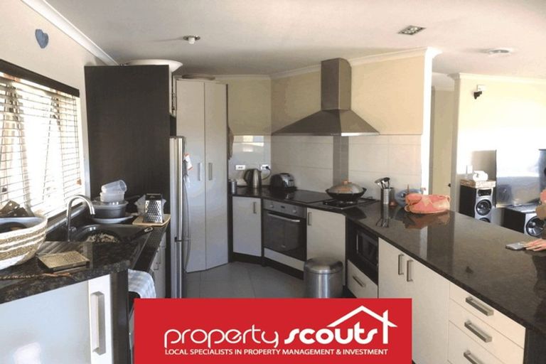 Photo of property in 5a Squirrel Lane, Browns Bay, Auckland, 0630