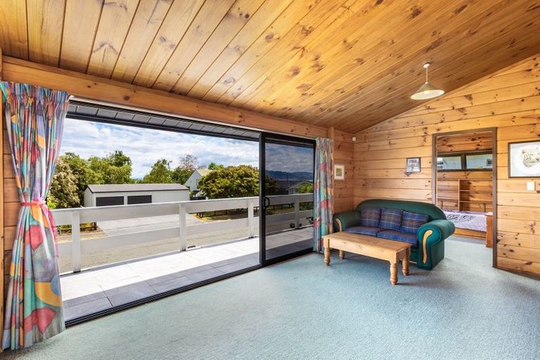 Photo of property in 5 Mahuta Road, Waitahanui, Taupo, 3378