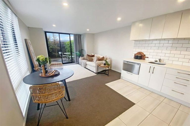 Photo of property in 1036a Colombo Street, St Albans, Christchurch, 8014