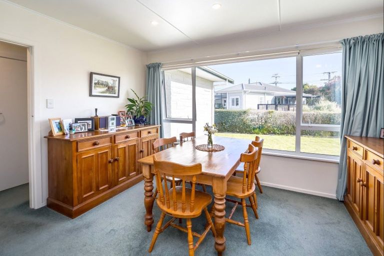 Photo of property in 73 Kempton Street, Greytown, 5712