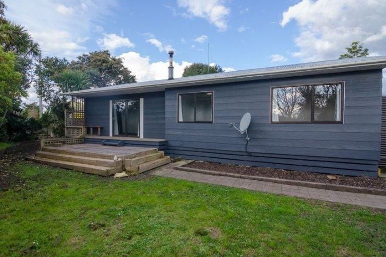 Photo of property in 18 Naples Street, Martinborough, 5711